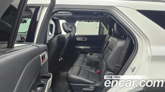 Ford Explorer 2021 thumb 10