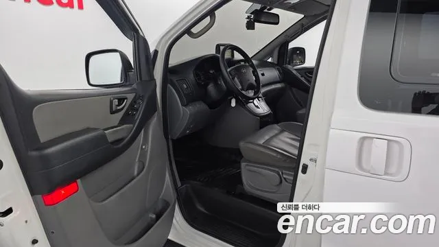 Hyundai Starex 2013 thumb 10