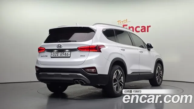 Hyundai Santa Fe 2018 thumb 2