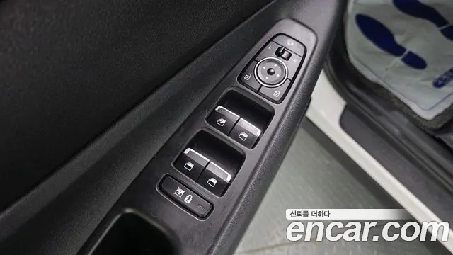 Hyundai Santa Fe 2018 thumb 11