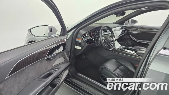 Audi A8 2021 thumb 9