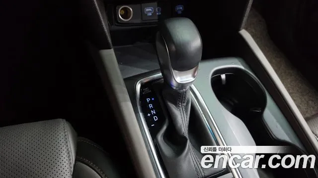 Hyundai Santa Fe 2019 thumb 9