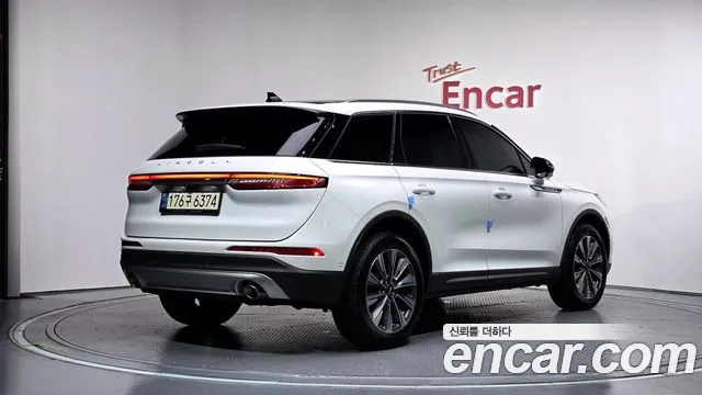 Lincoln Corsair 2022 thumb 2