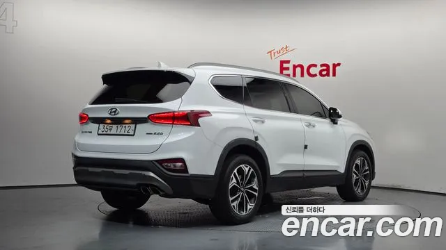 Hyundai Santa Fe 2018 thumb 2