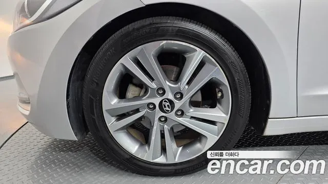 Hyundai Avante 2017 thumb 5