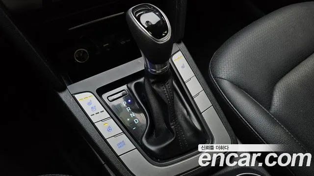 Hyundai Avante 2017 thumb 9