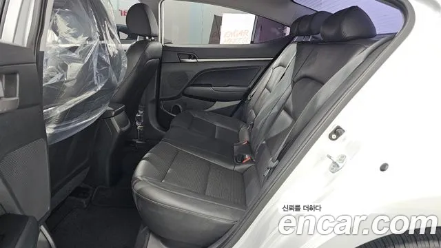 Hyundai Avante 2017 thumb 12