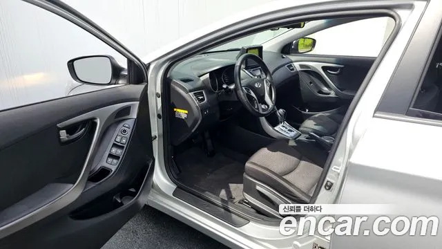 Hyundai Avante 2011 thumb 10
