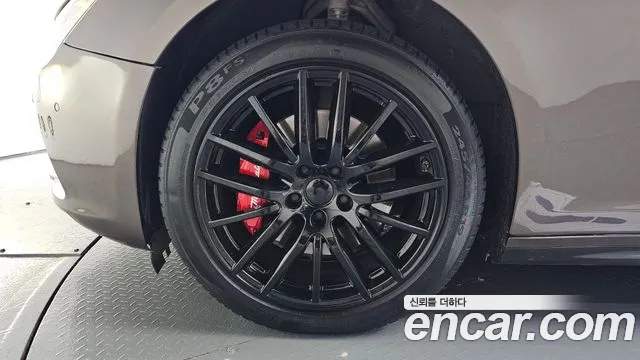 Maserati Ghibli 2017 thumb 5