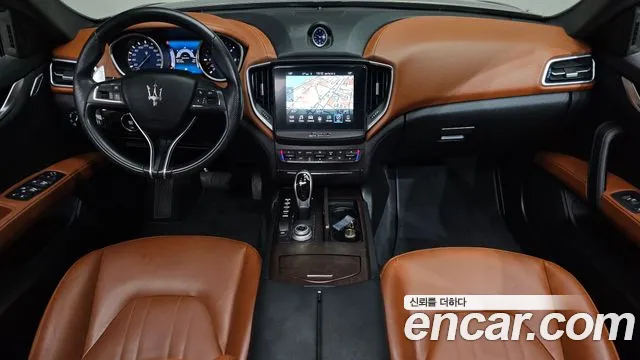 Maserati Ghibli 2017 thumb 7