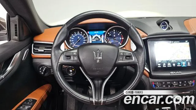 Maserati Ghibli 2017 thumb 12