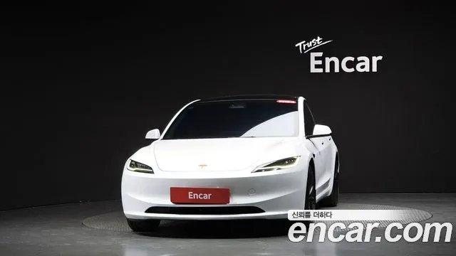 Tesla Model 3 2024 thumb 2