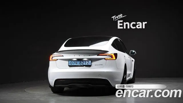 Tesla Model 3 2024 thumb 3