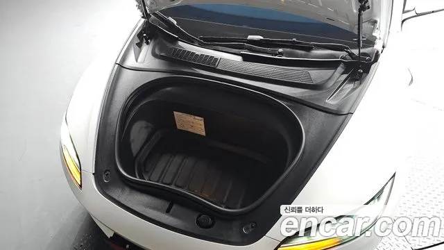 Tesla Model 3 2024 thumb 5