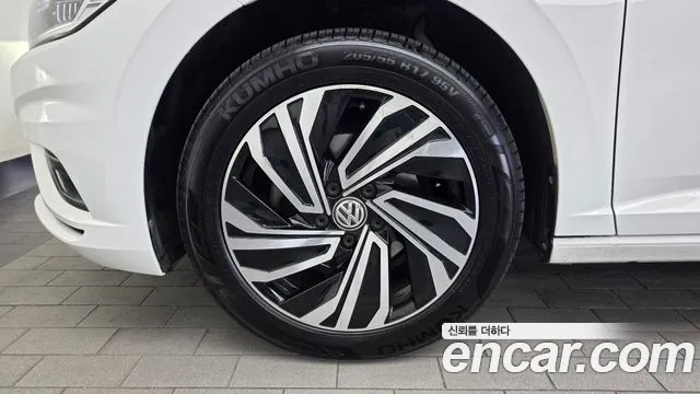 Volkswagen Jetta 2021 thumb 5
