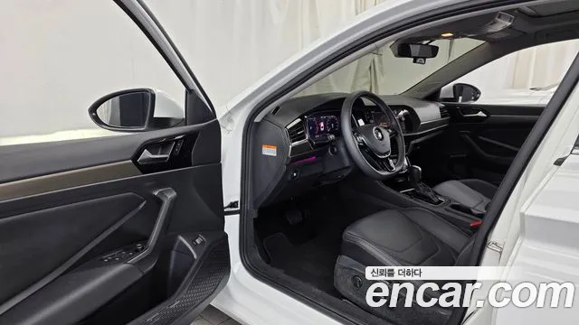 Volkswagen Jetta 2021 thumb 10