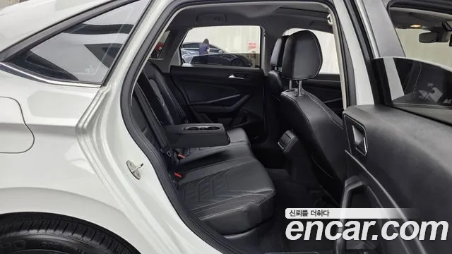 Volkswagen Jetta 2021 thumb 12
