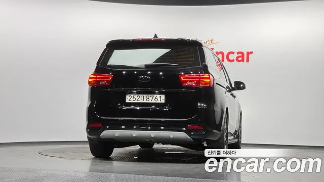 Kia Carnival 2019 thumb 4