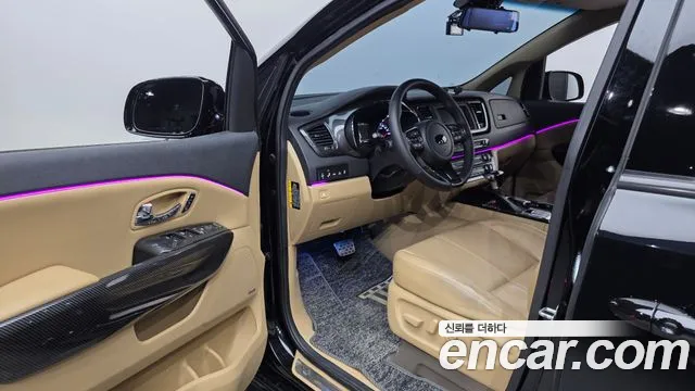 Kia Carnival 2019 thumb 10