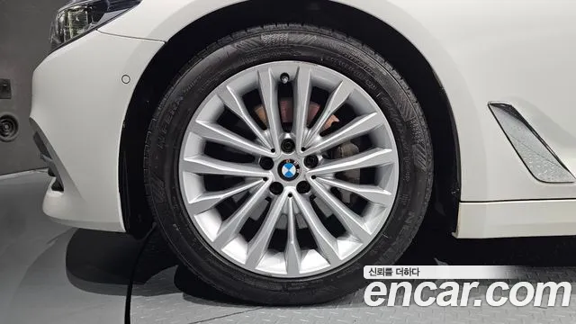 BMW 5 серии 2020 thumb 4