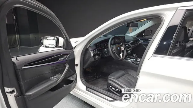 BMW 5 серии 2020 thumb 9
