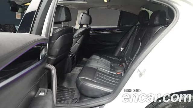 BMW 5 серии 2020 thumb 11
