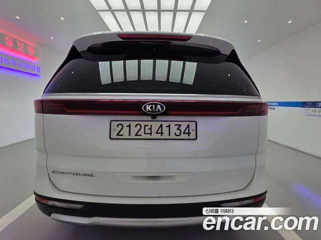 Kia Carnival 2020 thumb 2