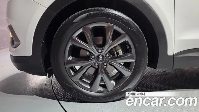 Hyundai Santafe 2016 thumb 5