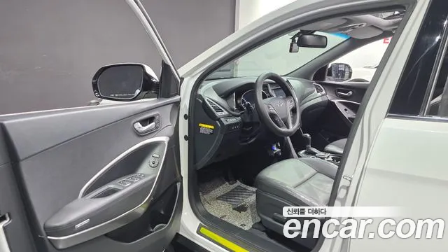 Hyundai Santafe 2016 thumb 10
