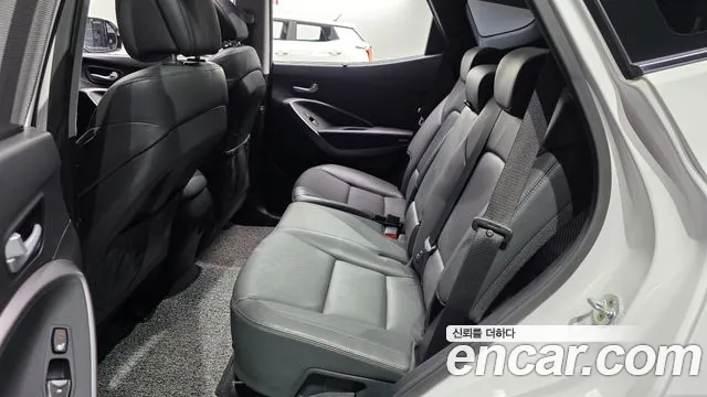 Hyundai Santafe 2016 thumb 11