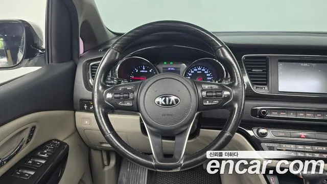 Kia Carnival 2019 thumb 12