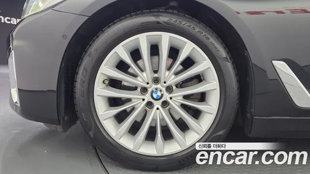 BMW 5 серии 2022 thumb 5