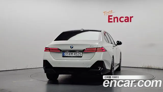 BMW 5 серии 2024 thumb 3