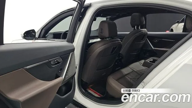 BMW 5 серии 2024 thumb 11