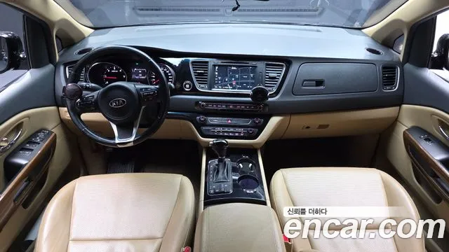Kia Carnival 2016 thumb 7