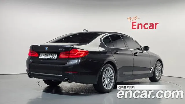 BMW 5 серии 2020 thumb 2