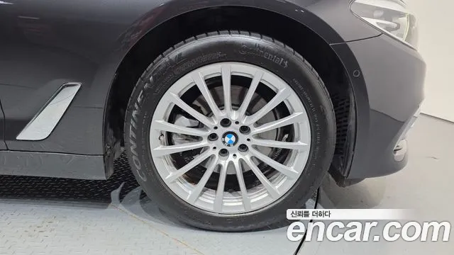 BMW 5 серии 2020 thumb 5