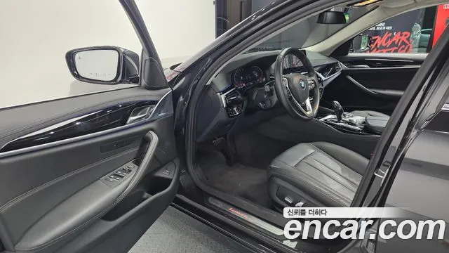 BMW 5 серии 2020 thumb 10