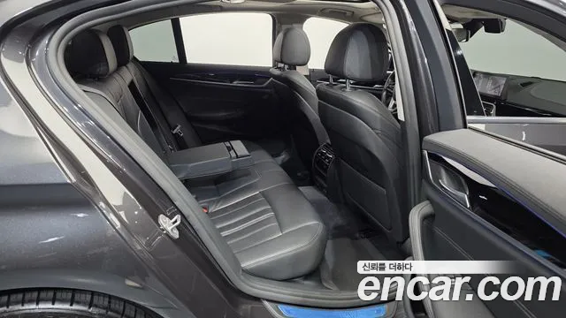 BMW 5 серии 2020 thumb 12