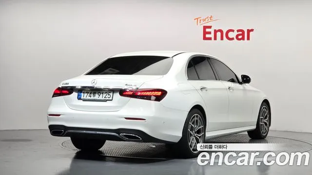 Mercedes-Benz E-Class 2022 thumb 2