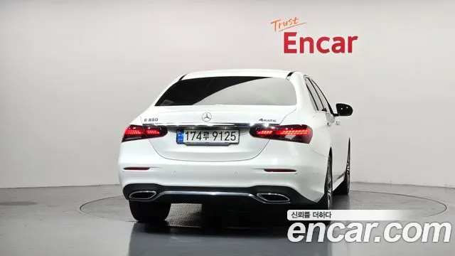 Mercedes-Benz E-Class 2022 thumb 4