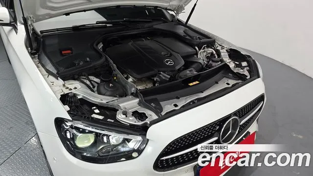Mercedes-Benz E-Class 2022 thumb 6