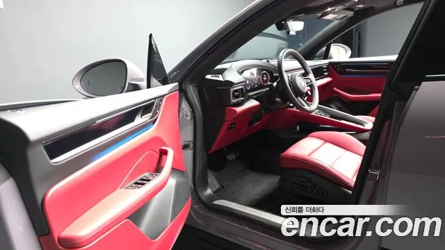 Porsche Macan EV 2025 thumb 10