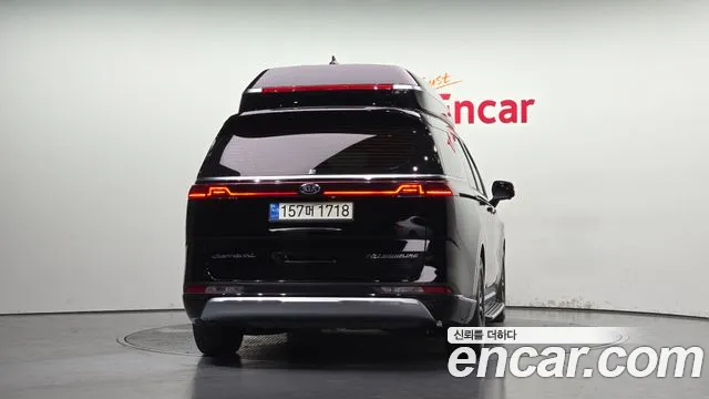 Kia Carnival 2021 thumb 4