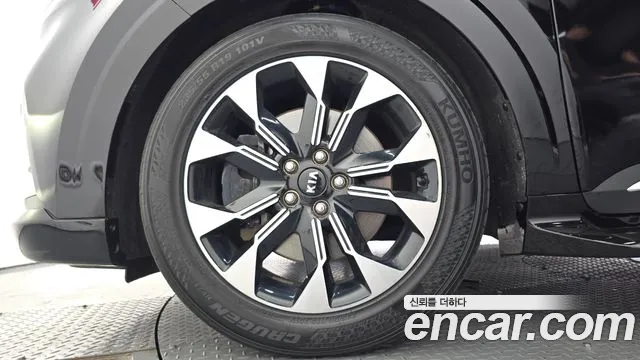 Kia Carnival 2021 thumb 5