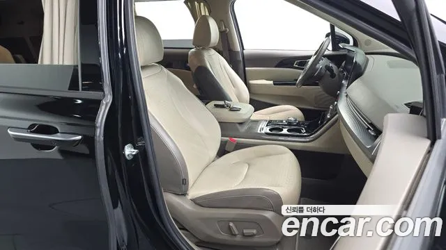Kia Carnival 2021 thumb 12