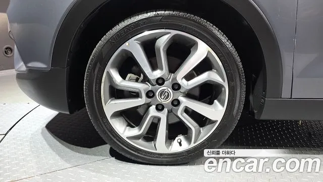 KGM Tivoli 2015 thumb 5
