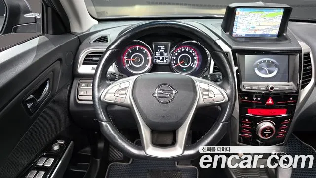 KGM Tivoli 2015 thumb 12