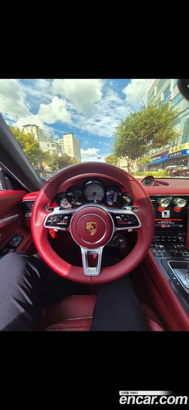 Porsche 911 2016 thumb 8