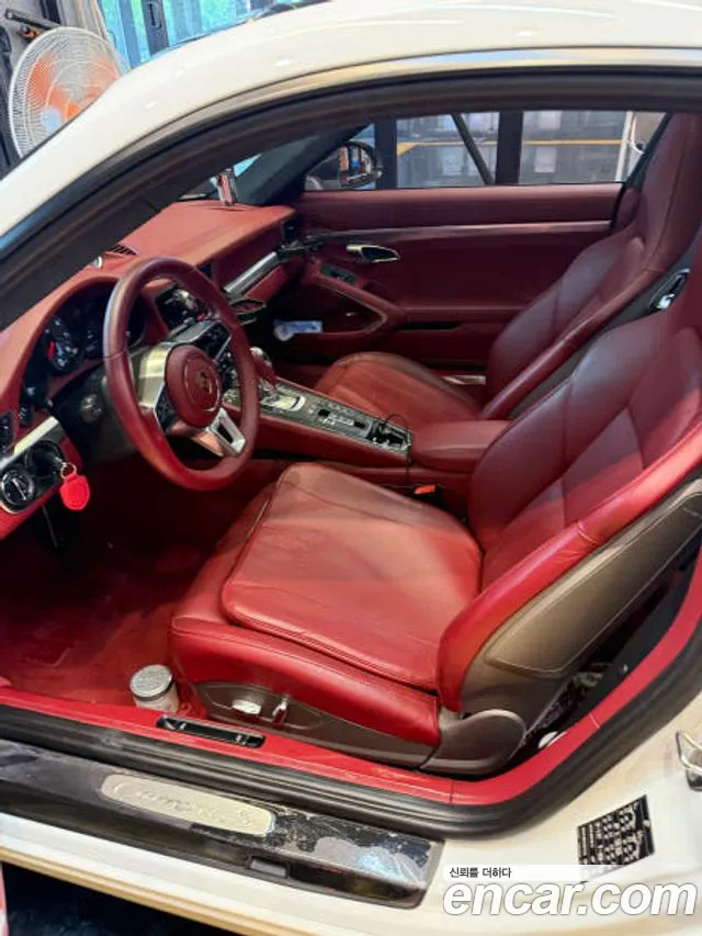 Porsche 911 2016 thumb 10